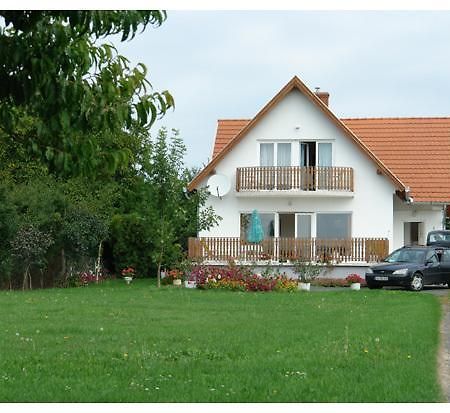 Csiri Vendeghaz Villa Cserszegtomaj Exterior photo